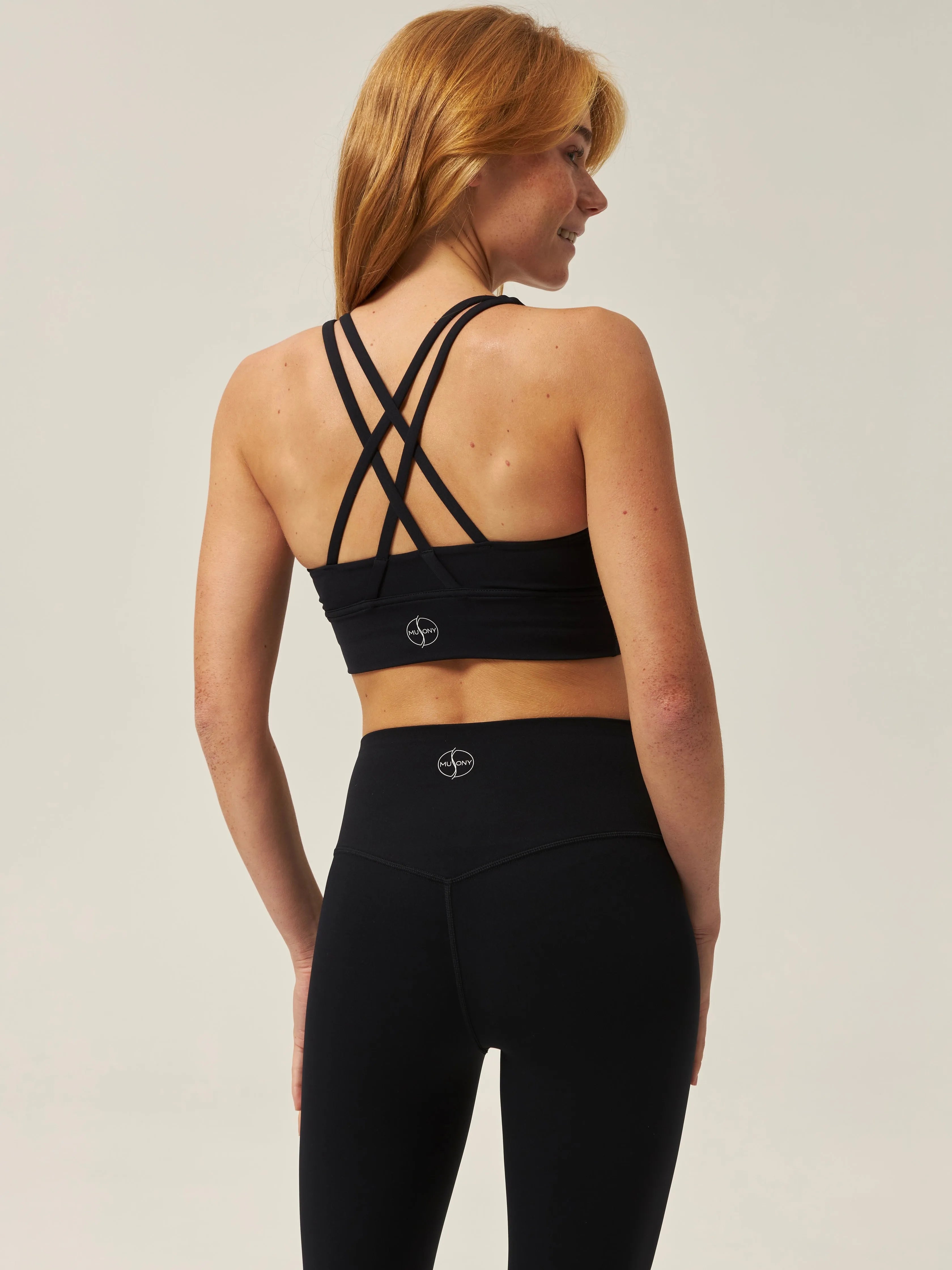 Top sportowy czarny BALLET