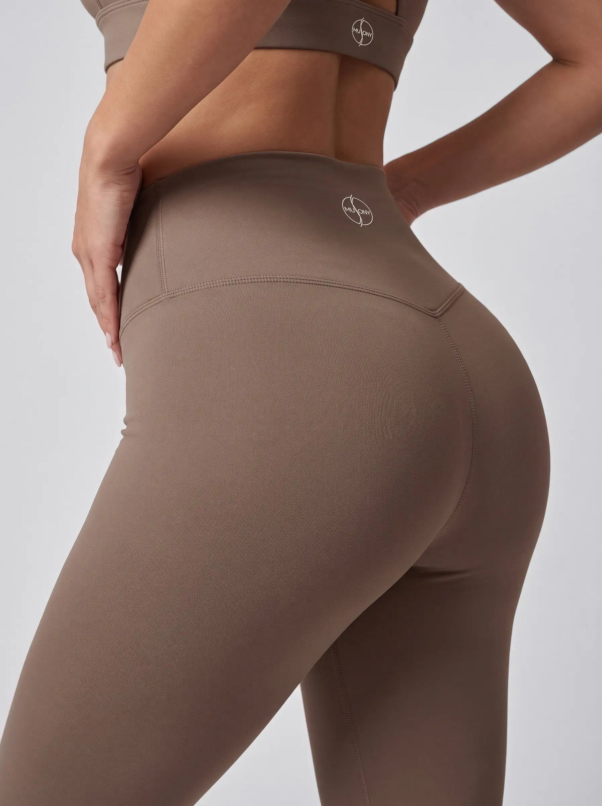 Legginsy – beżowe